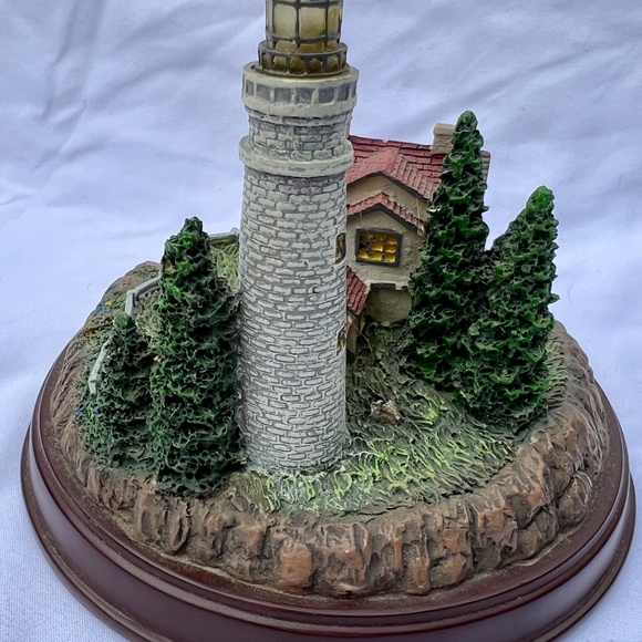 Thomas Kinkade "Clearing Storms" table top sculptures - Picture 7 of 8